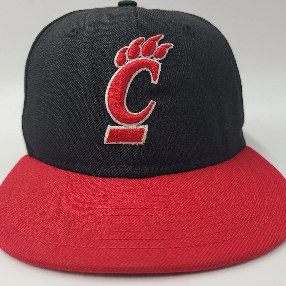 Youth‎ Cincinnati Bearcats Hat Fitted 6 5/8 New Era 59Fifty Black Red NCAA Wool